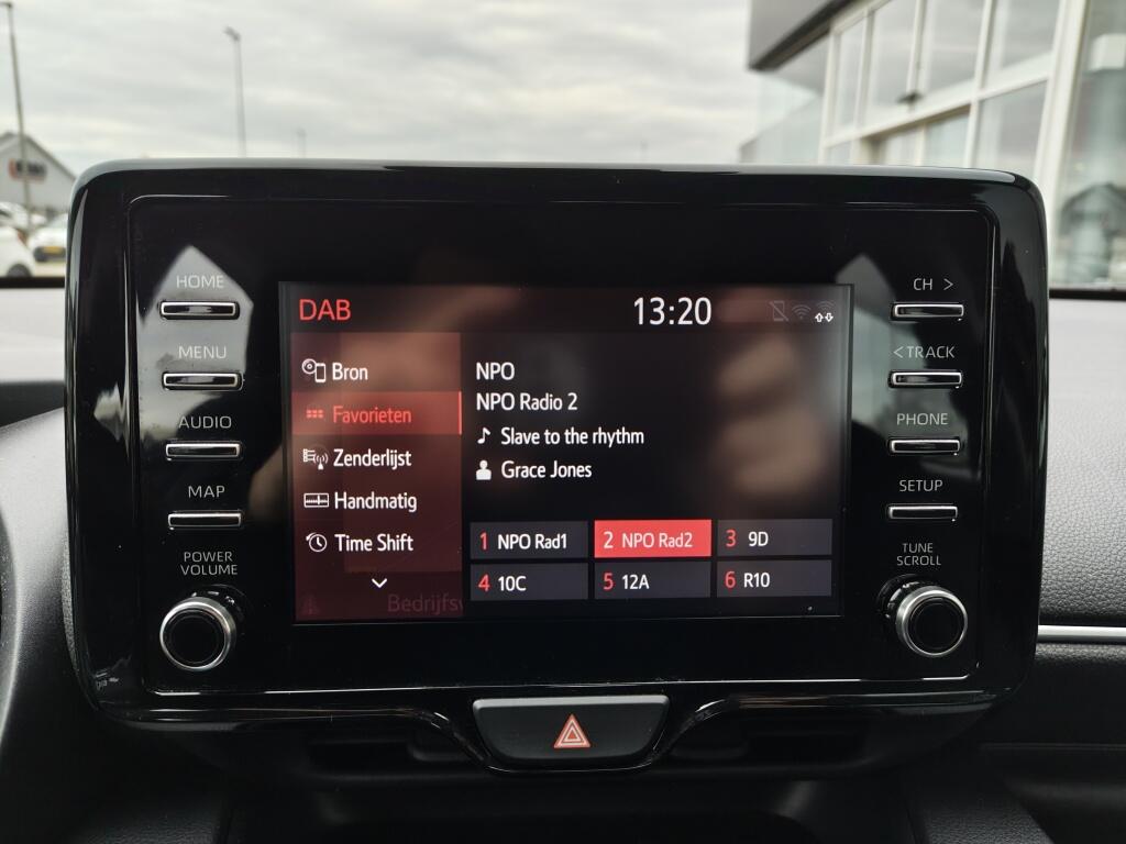 Toyota Yaris 1.5 Hybrid First Edition | Navi | Keyless Start & Entry | Androi - Image 15
