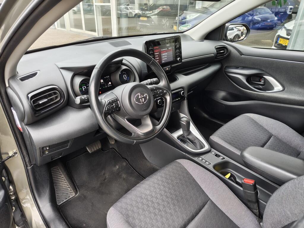 Toyota Yaris 1.5 Hybrid First Edition | Navi | Keyless Start & Entry | Androi - Image 24