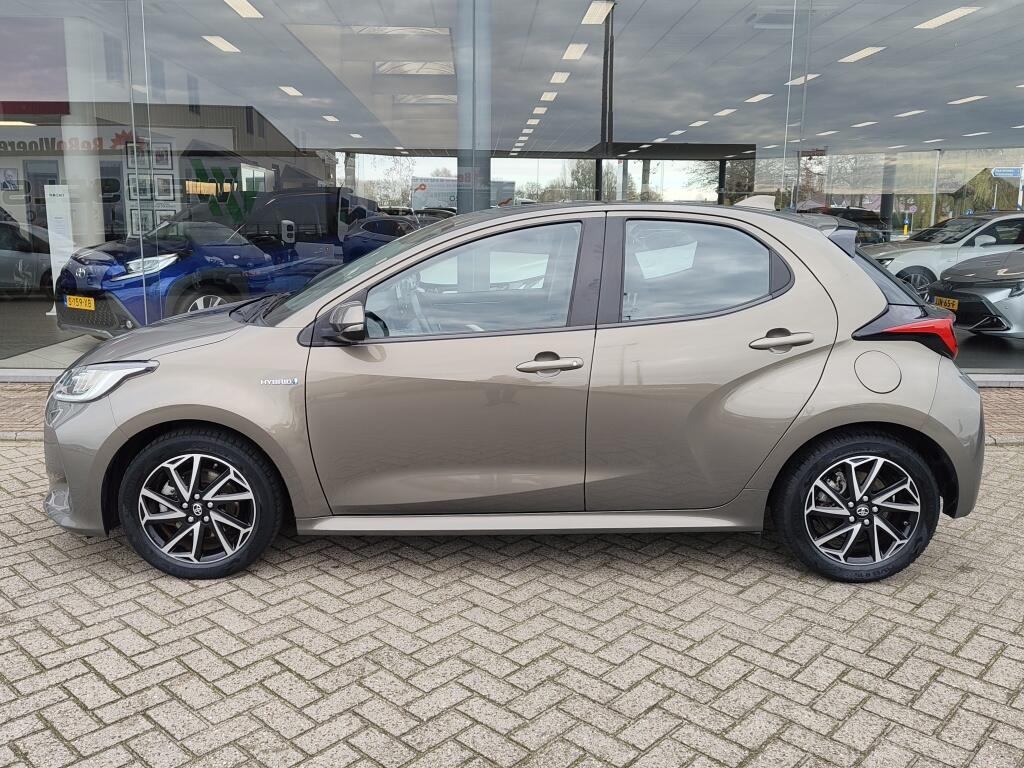 Toyota Yaris 1.5 Hybrid First Edition | Navi | Keyless Start & Entry | Androi - Image 3