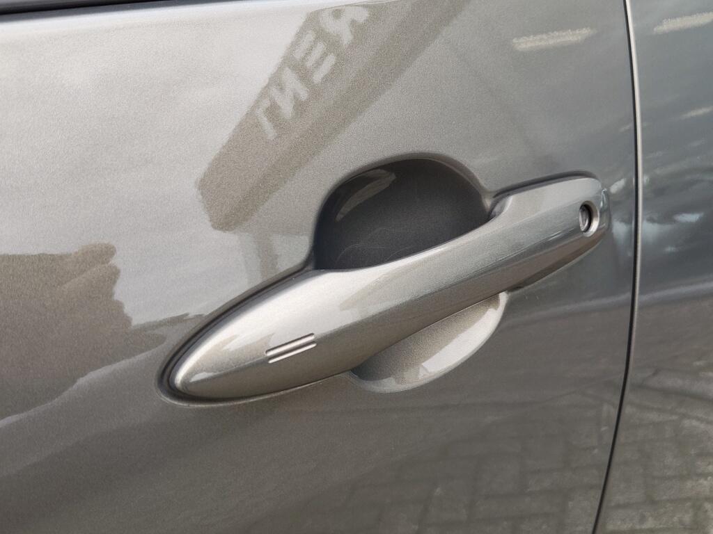 Toyota Yaris 1.5 Hybrid First Edition | Navi | Keyless Start & Entry | Androi - Image 34