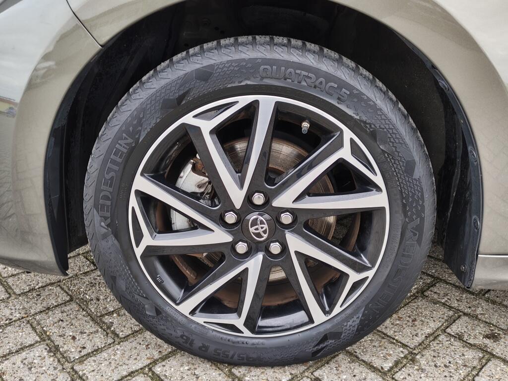Toyota Yaris 1.5 Hybrid First Edition | Navi | Keyless Start & Entry | Androi - Image 35