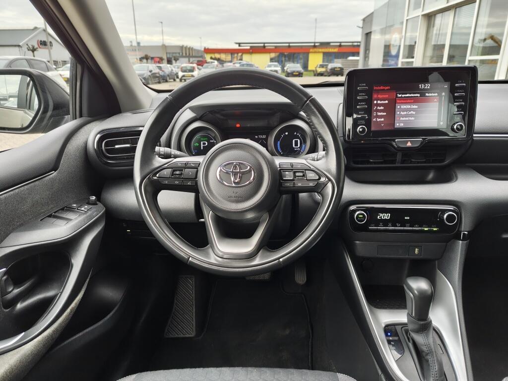 Toyota Yaris 1.5 Hybrid First Edition | Navi | Keyless Start & Entry | Androi - Image 8
