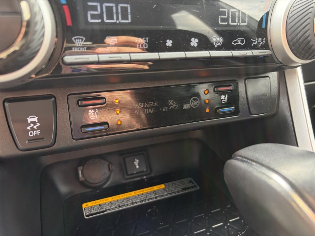 Toyota RAV4 2.5 Plug-In Hybrid Bi-Tone + | JBL | 360 Camera | HUD | Trekhaak - Image 27