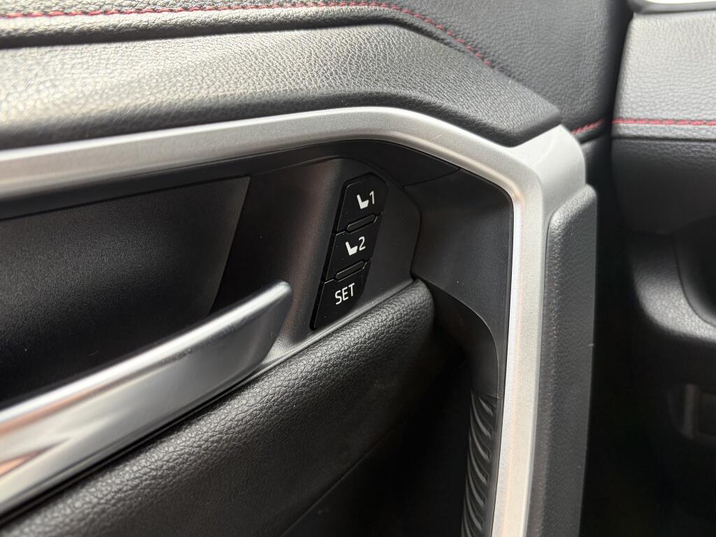 Toyota RAV4 2.5 Plug-In Hybrid Bi-Tone + | JBL | 360 Camera | HUD | Trekhaak - Image 32