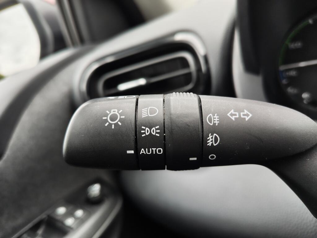 Toyota Yaris 1.5 Hybrid Dynamic | Trekhaak Afn. | Android Auto, Apple Carplay - Image 12