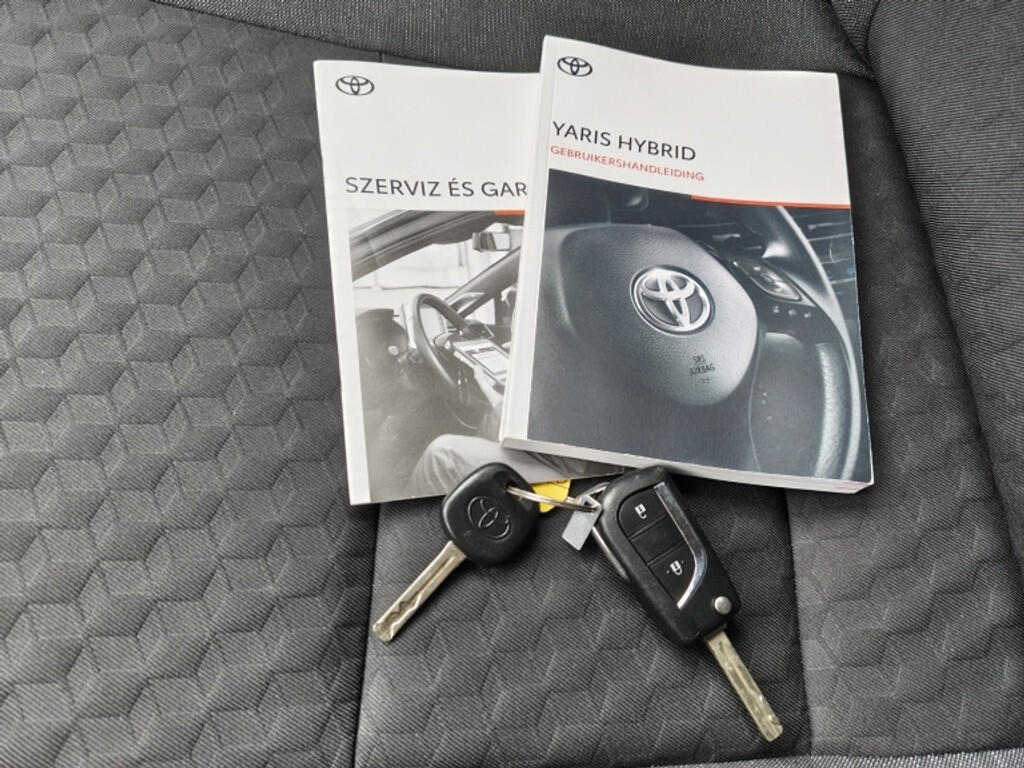 Toyota Yaris 1.5 Hybrid Dynamic | Trekhaak Afn. | Android Auto, Apple Carplay - Image 37