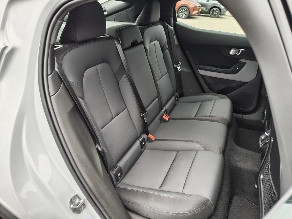 Polestar 2 Standard Range Single Motor 64kWh | Sensoren | Stoelverw. | Navi - Image 33