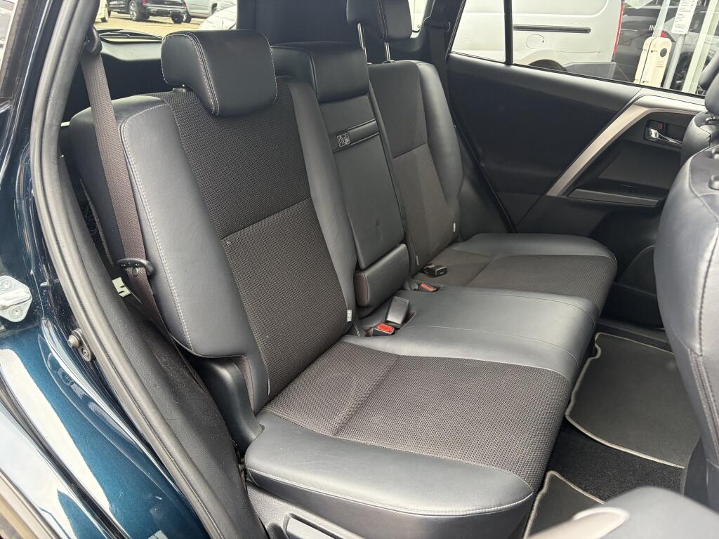 Toyota RAV4 2.5 Hybrid AWD Style | Afn. Trekhaak | All-season | Stoelverwarm - Image 35