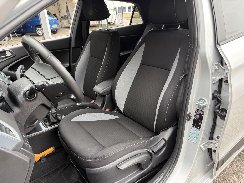 Hyundai i20 1.0 T-GDI Black Edition | Sensoren achter | Cruise control | Nav - Image 26