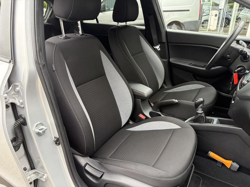 Hyundai i20 1.0 T-GDI Black Edition | Sensoren achter | Cruise control | Nav - Image 27