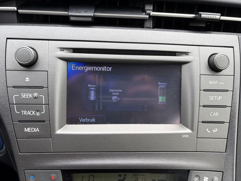 Toyota Prius 1.8 Business |  Afn. Trekhaak | HUD | Navi | Cruise control | - Image 18