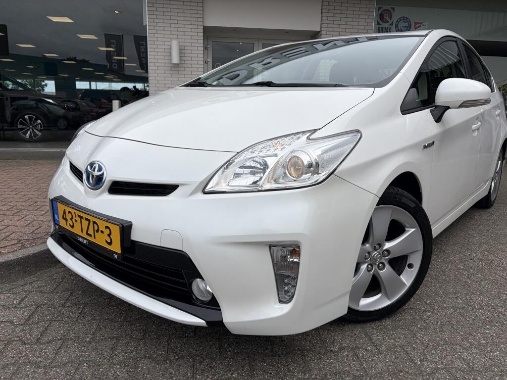 Toyota Prius 1.8 Business |  Afn. Trekhaak | HUD | Navi | Cruise control | - Image 2