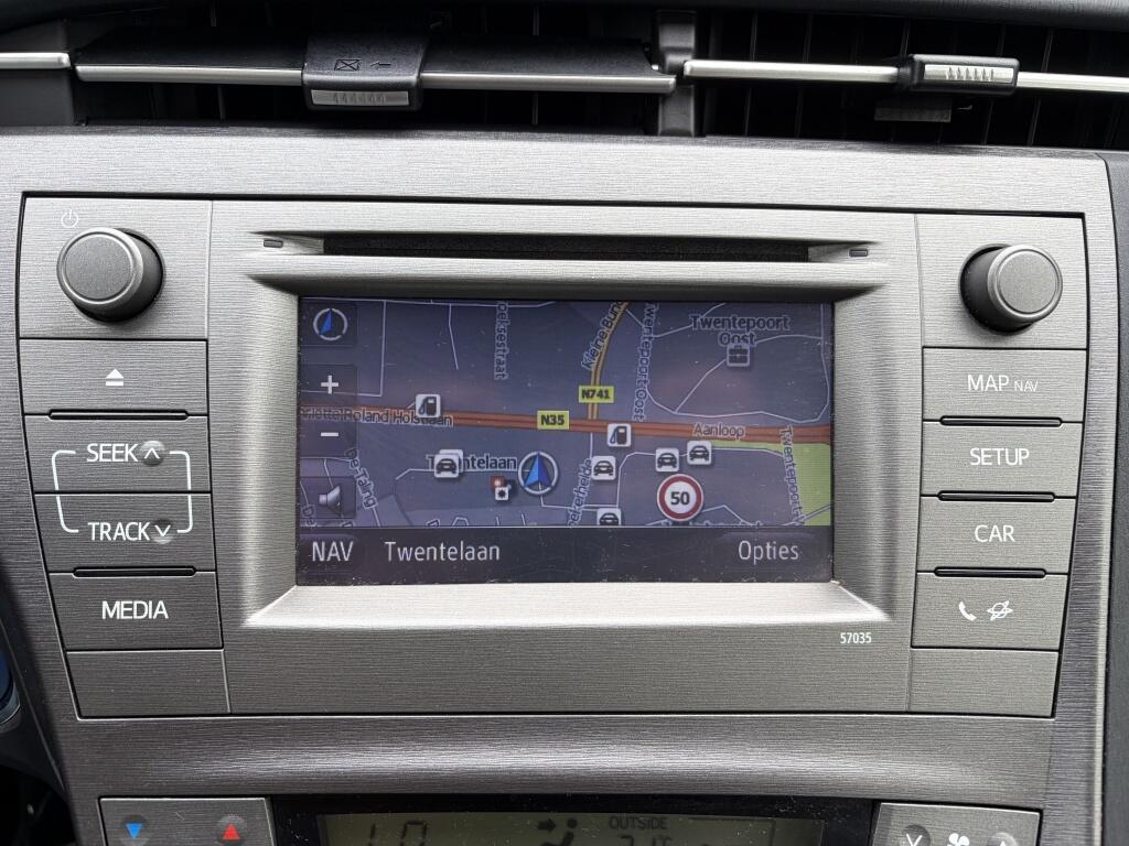 Toyota Prius 1.8 Business |  Afn. Trekhaak | HUD | Navi | Cruise control | - Image 20