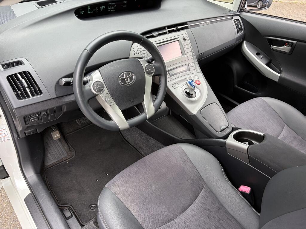 Toyota Prius 1.8 Business |  Afn. Trekhaak | HUD | Navi | Cruise control | - Image 27