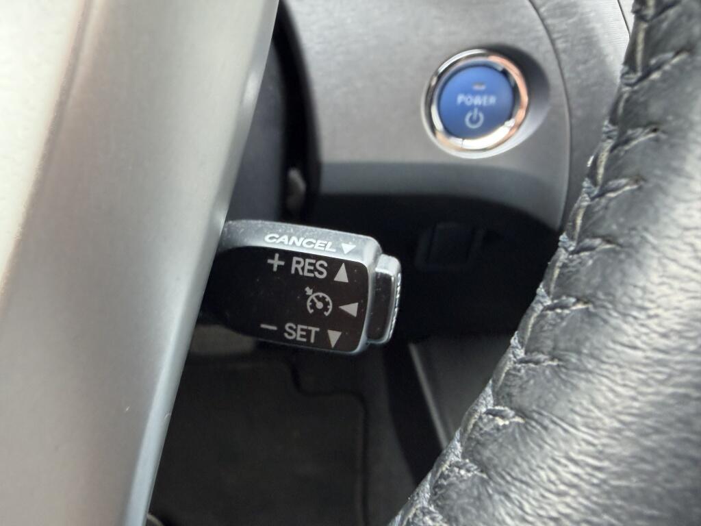 Toyota Prius 1.8 Executive Business | HUD | JBL | Cruise control | - Image 17