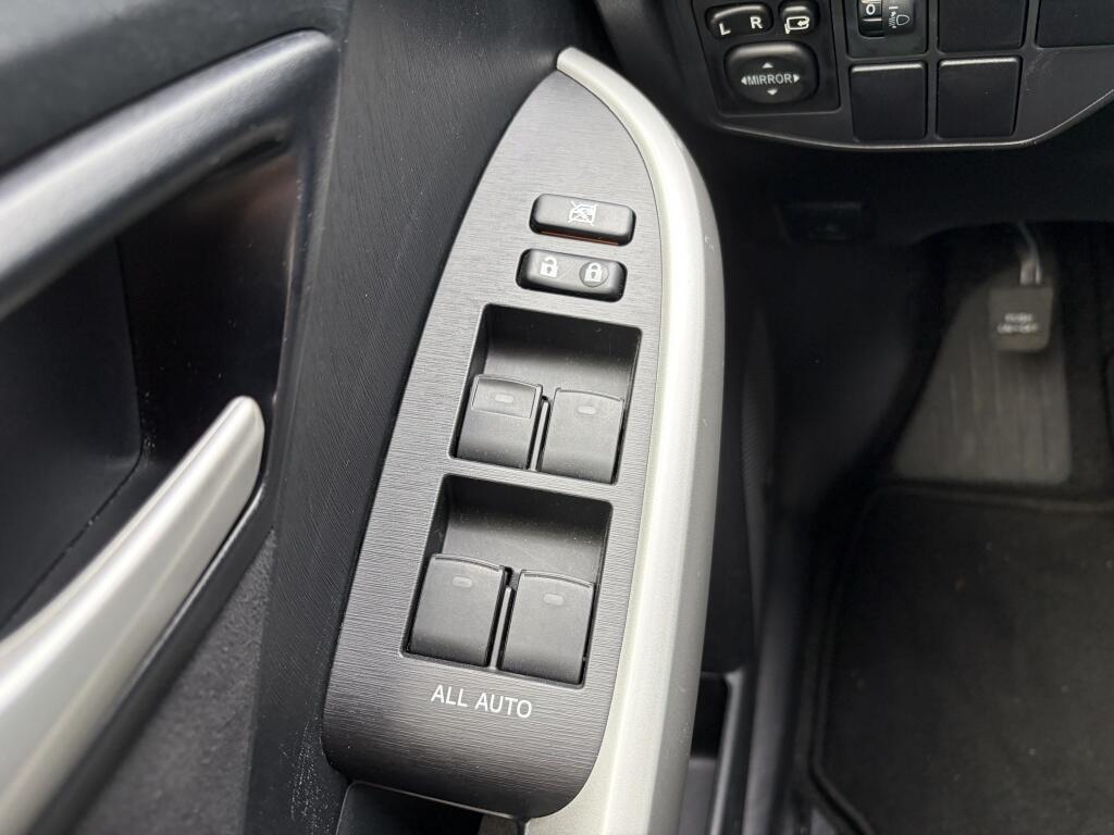 Toyota Prius 1.8 Executive Business | HUD | JBL | Cruise control | - Image 27