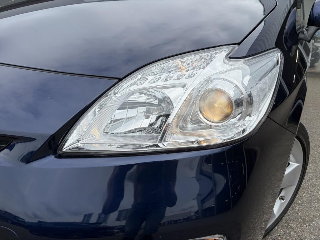Toyota Prius 1.8 Executive Business | HUD | JBL | Cruise control | - Image 37