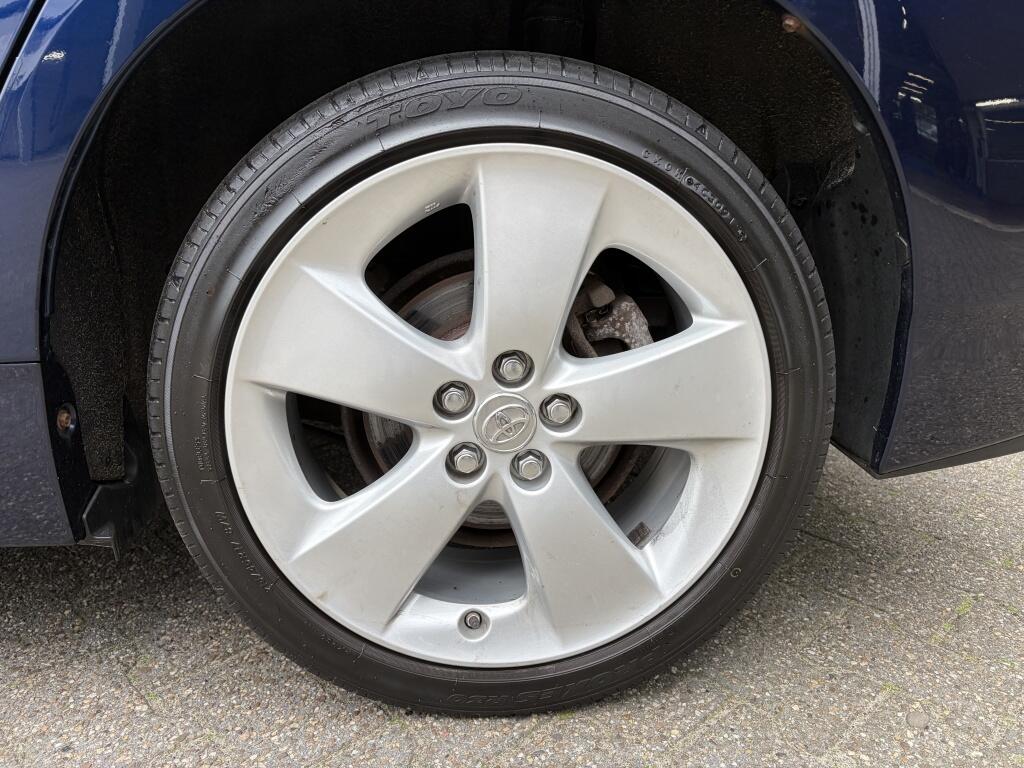 Toyota Prius 1.8 Executive Business | HUD | JBL | Cruise control | - Image 39