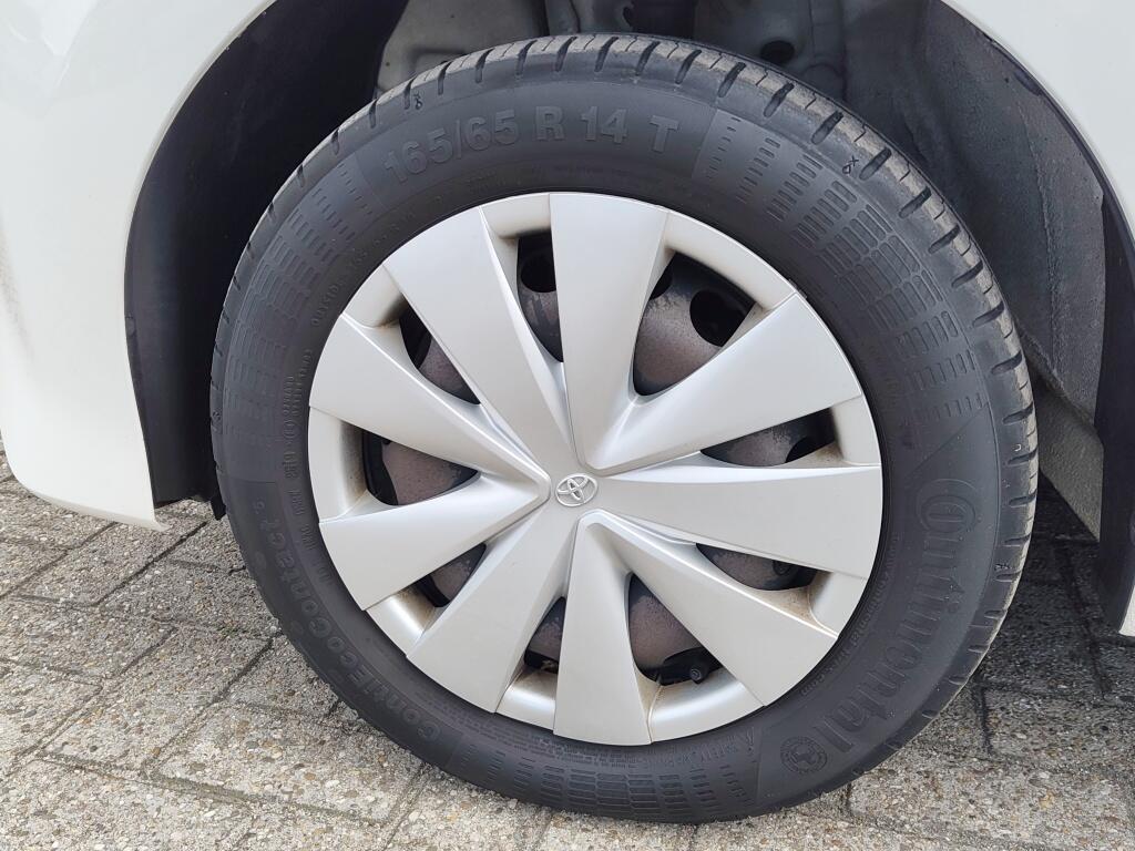 Toyota Aygo 1.0 VVT-i x-fun | Airco | Bluetooth | El. Ramen | Lage Km Stand - Image 29