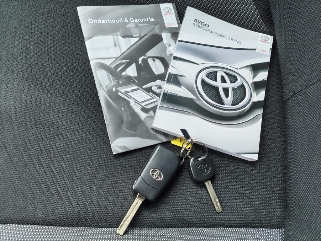 Toyota Aygo 1.0 VVT-i x-fun | Airco | Bluetooth | El. Ramen | Lage Km Stand - Image 32