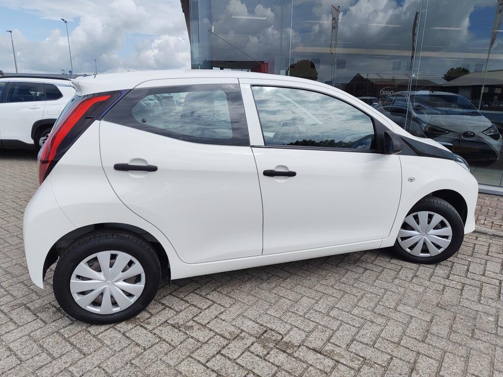 Toyota Aygo 1.0 VVT-i x-fun | Airco | Bluetooth | El. Ramen | Lage Km Stand - Image 5