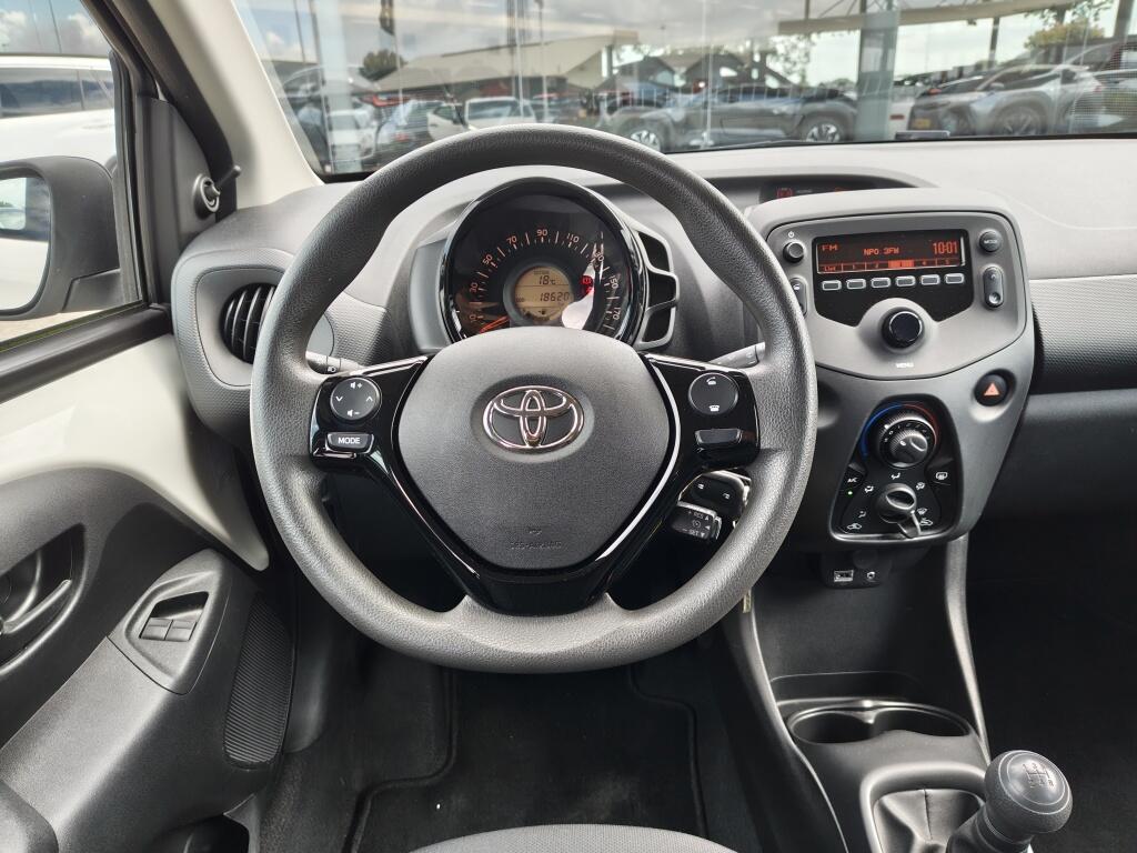 Toyota Aygo 1.0 VVT-i x-fun | Airco | Bluetooth | El. Ramen | Lage Km Stand - Image 8