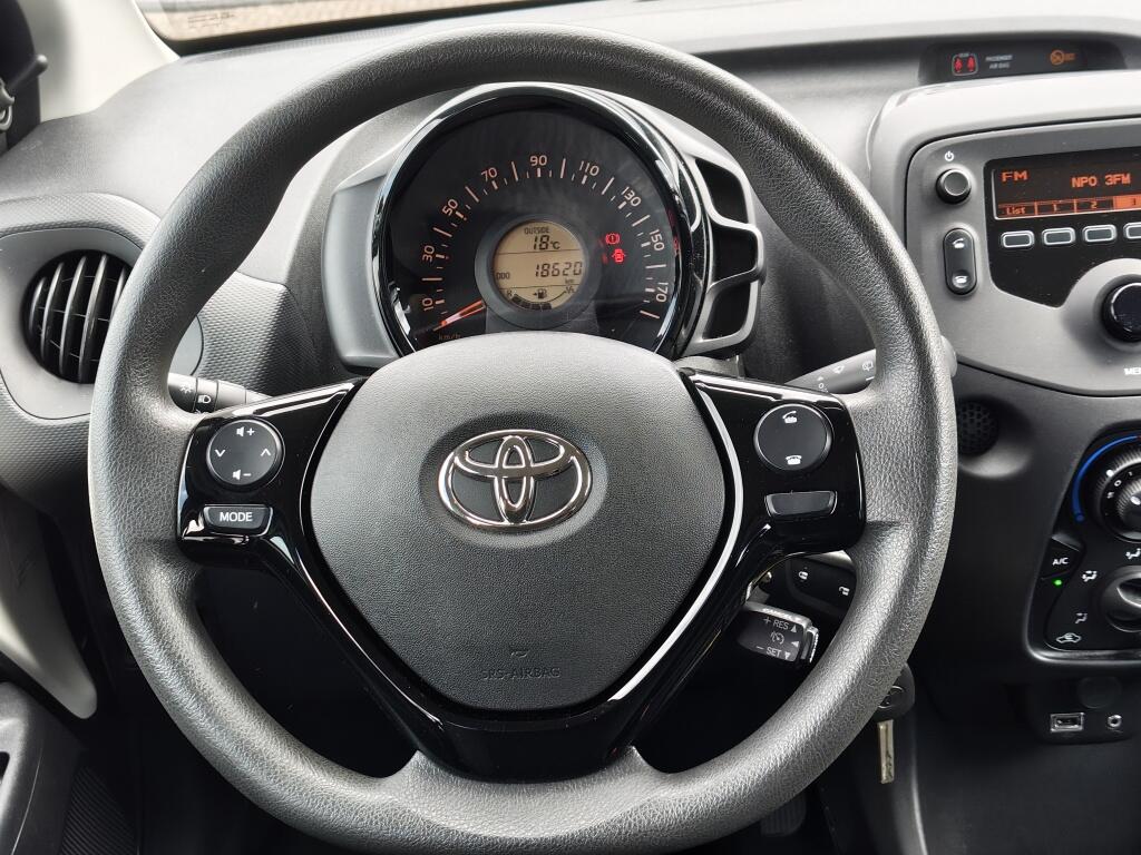 Toyota Aygo 1.0 VVT-i x-fun | Airco | Bluetooth | El. Ramen | Lage Km Stand - Image 9