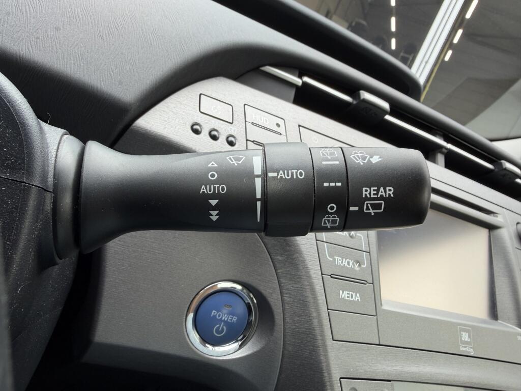 Toyota Prius 1.8 Executive Business | HUD | JBL | Cruise control | - Image 16