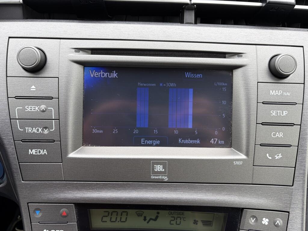 Toyota Prius 1.8 Executive Business | HUD | JBL | Cruise control | - Image 21