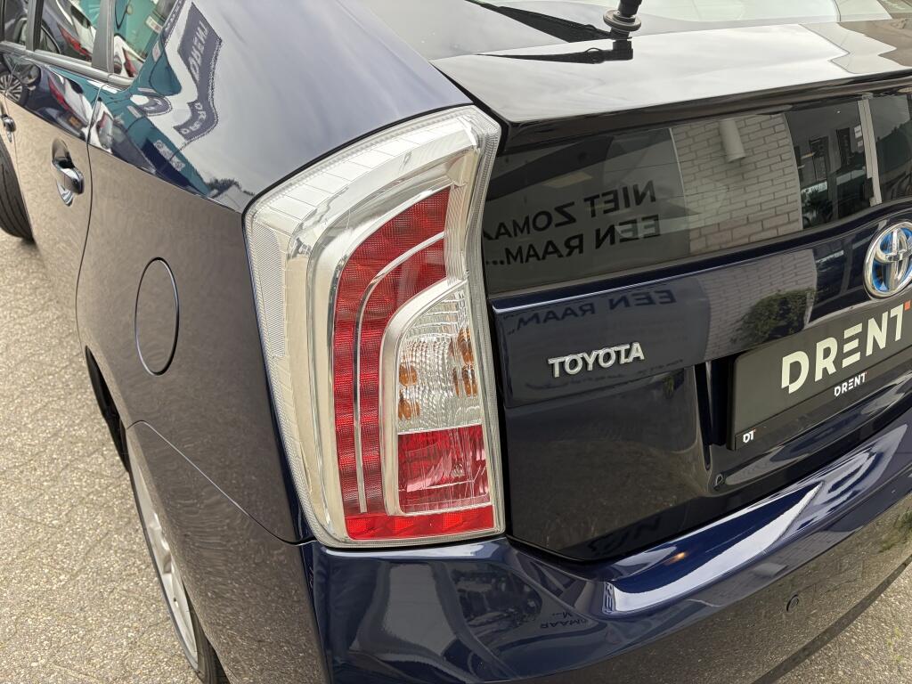 Toyota Prius 1.8 Executive Business | HUD | JBL | Cruise control | - Image 38