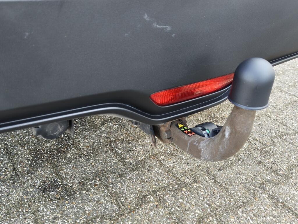 Toyota C-HR 1.8 Hybrid Dynamic Sport | Trekhaak | JBL | Navi | Alcantara/Lee - Image 8