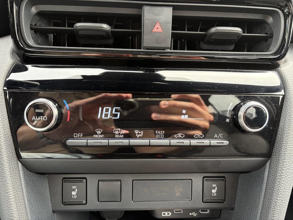 Toyota Yaris Cross 1.5 Hybrid 115 Dynamic | Sensoren v/a | Stuur + Stoelverwarming - Image 19