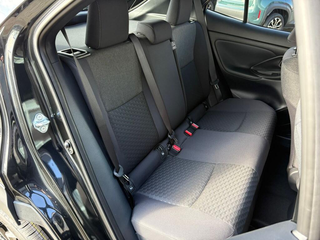 Toyota Yaris Cross 1.5 Hybrid 115 Dynamic | Sensoren v/a | Stuur & Stoelverwarming - Image 30