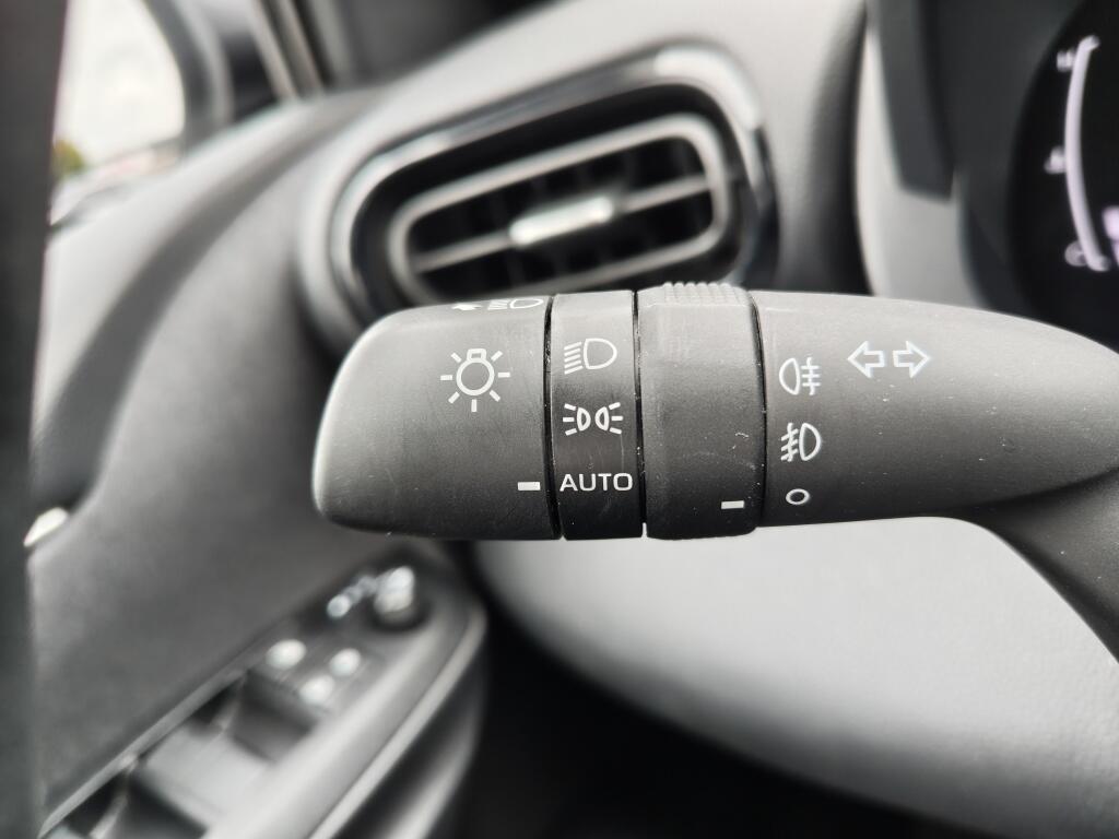 Toyota Yaris 1.5 Hybrid 115 Dynamic | Sensoren v/a | Stuur & Stoelverwarming - Image 11