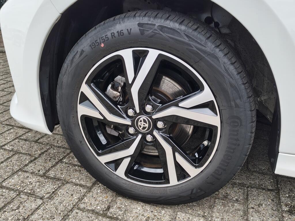 Toyota Yaris 1.5 Hybrid 115 Dynamic | Sensoren v/a | Stuur & Stoelverwarming - Image 38