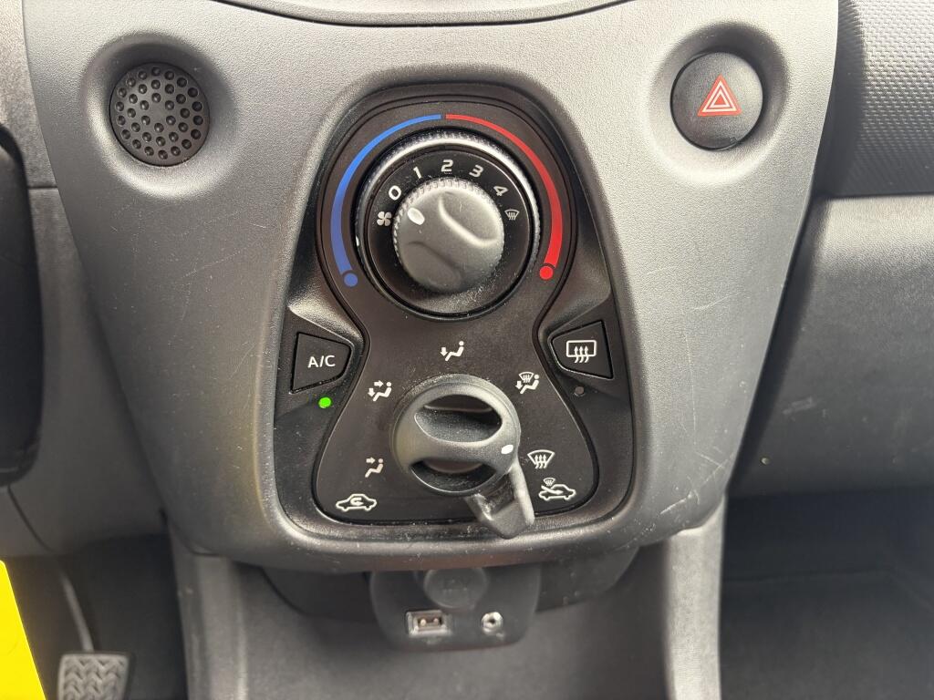 Toyota Aygo 1.0 VVT-i x-fun | Airco | Bluetooth | El. Ramen | - Image 19