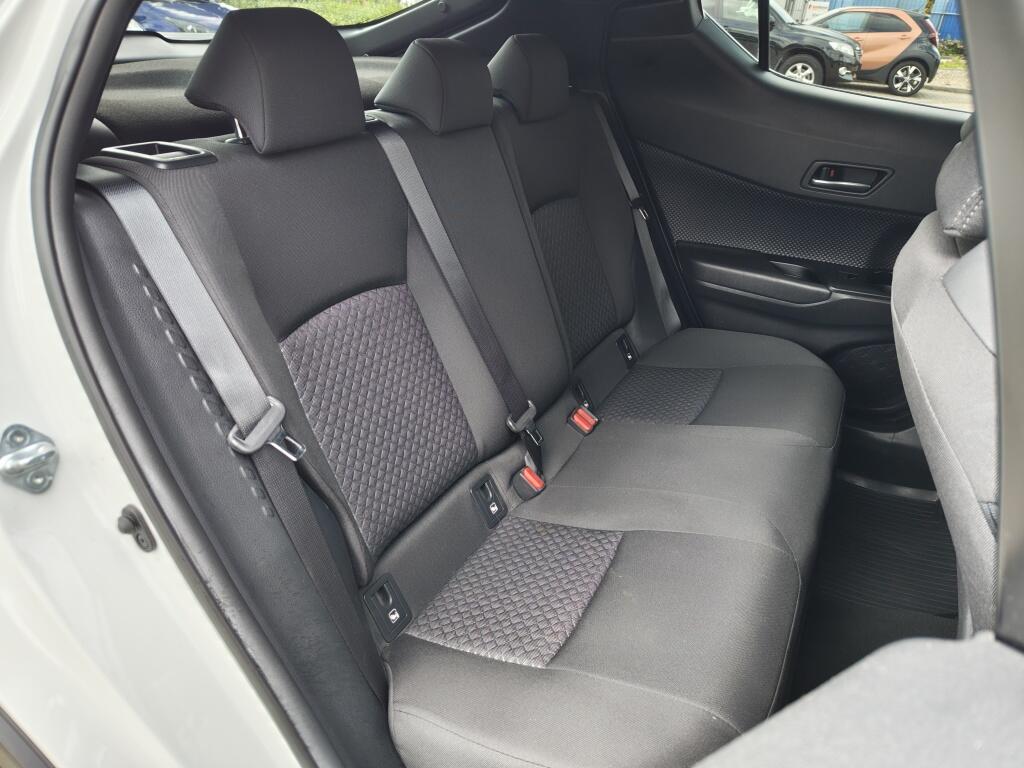 Toyota C-HR 1.8 Hybrid Style | Trekhaak Afneembaar | Sensoren v/a | Stoelver - Image 31