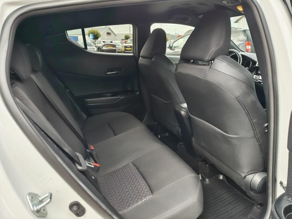 Toyota C-HR 1.8 Hybrid Style | Trekhaak Afneembaar | Sensoren v/a | Stoelver - Image 32