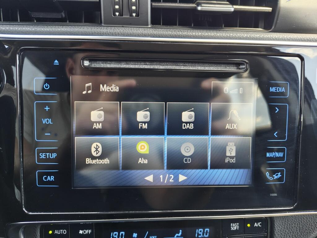 Toyota Auris Touring Sports 1.8 Hybrid Lease Pro | Pano | Trekhaak  | Sensoren v/a | Stoelve - Image 19