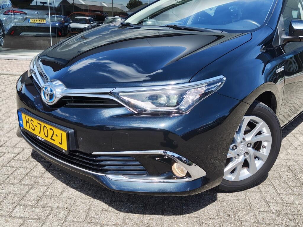 Toyota Auris Touring Sports 1.8 Hybrid Lease Pro | Pano | Trekhaak  | Sensoren v/a | Stoelve - Image 2