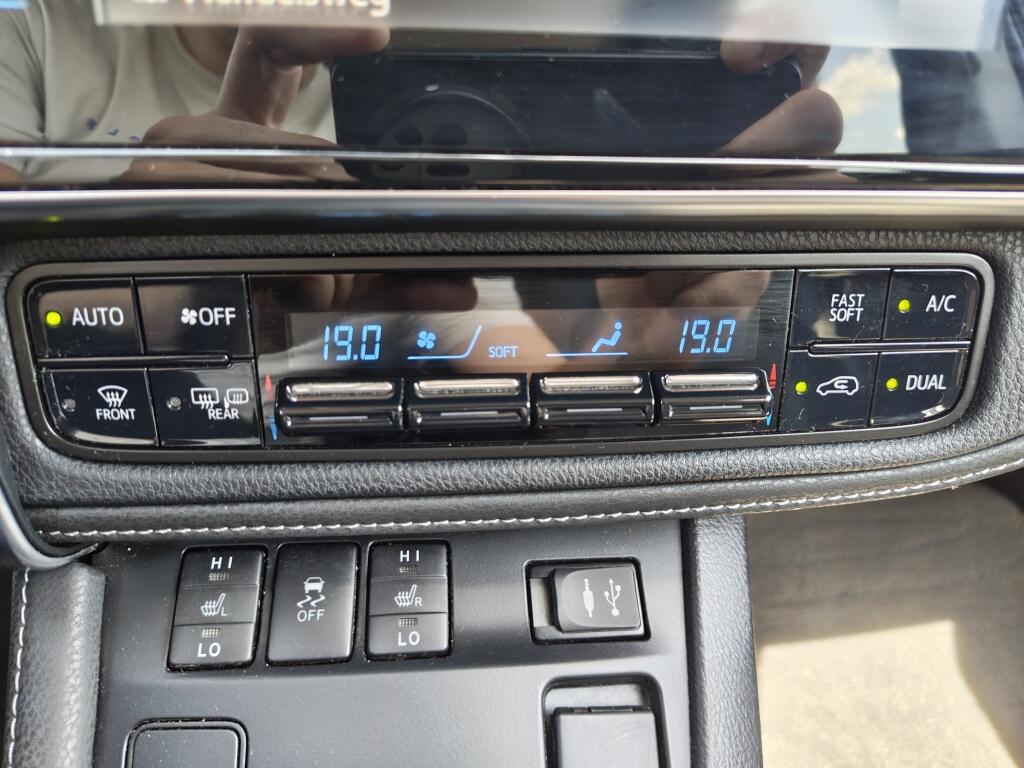 Toyota Auris Touring Sports 1.8 Hybrid Lease Pro | Pano | Trekhaak  | Sensoren v/a | Stoelve - Image 22