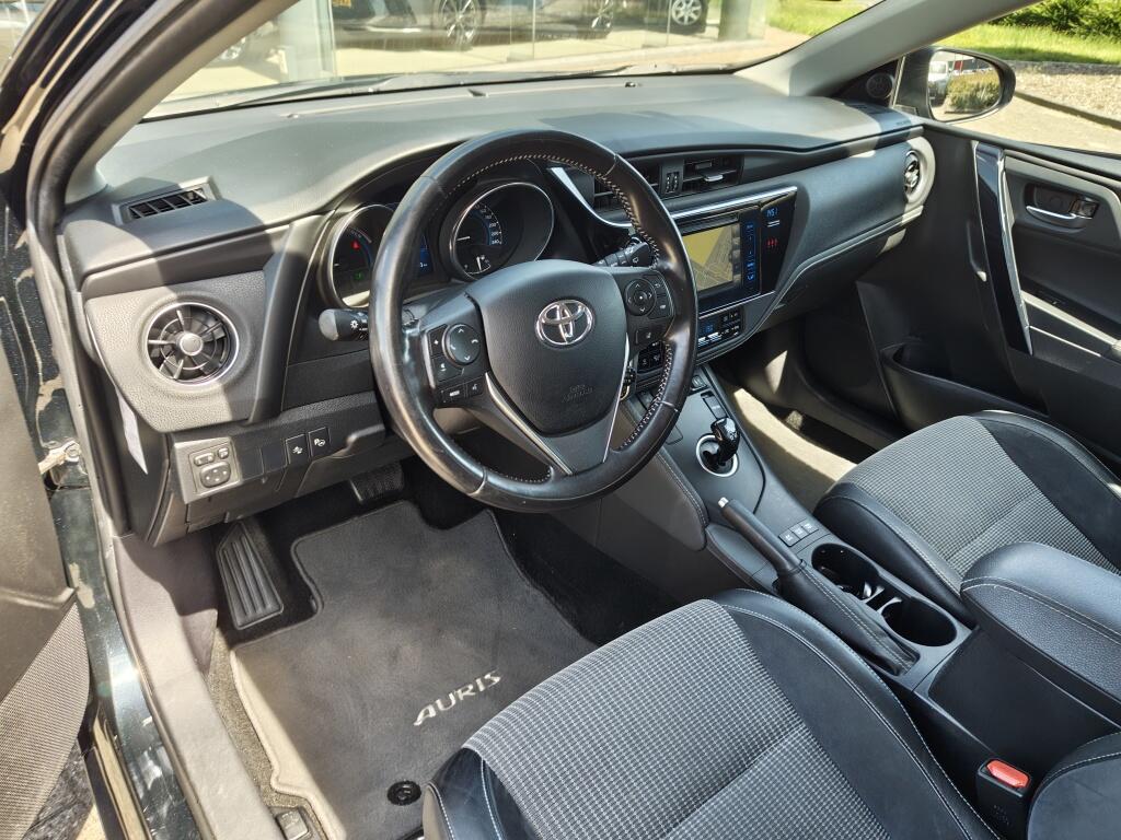 Toyota Auris Touring Sports 1.8 Hybrid Lease Pro | Pano | Trekhaak  | Sensoren v/a | Stoelve - Image 29
