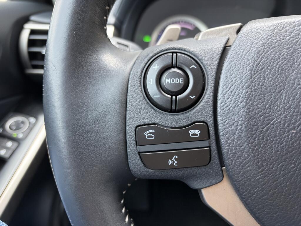 Lexus IS 300h First Edition | Sensoren V/A | Cruise Control | Navigatie | - Image 14