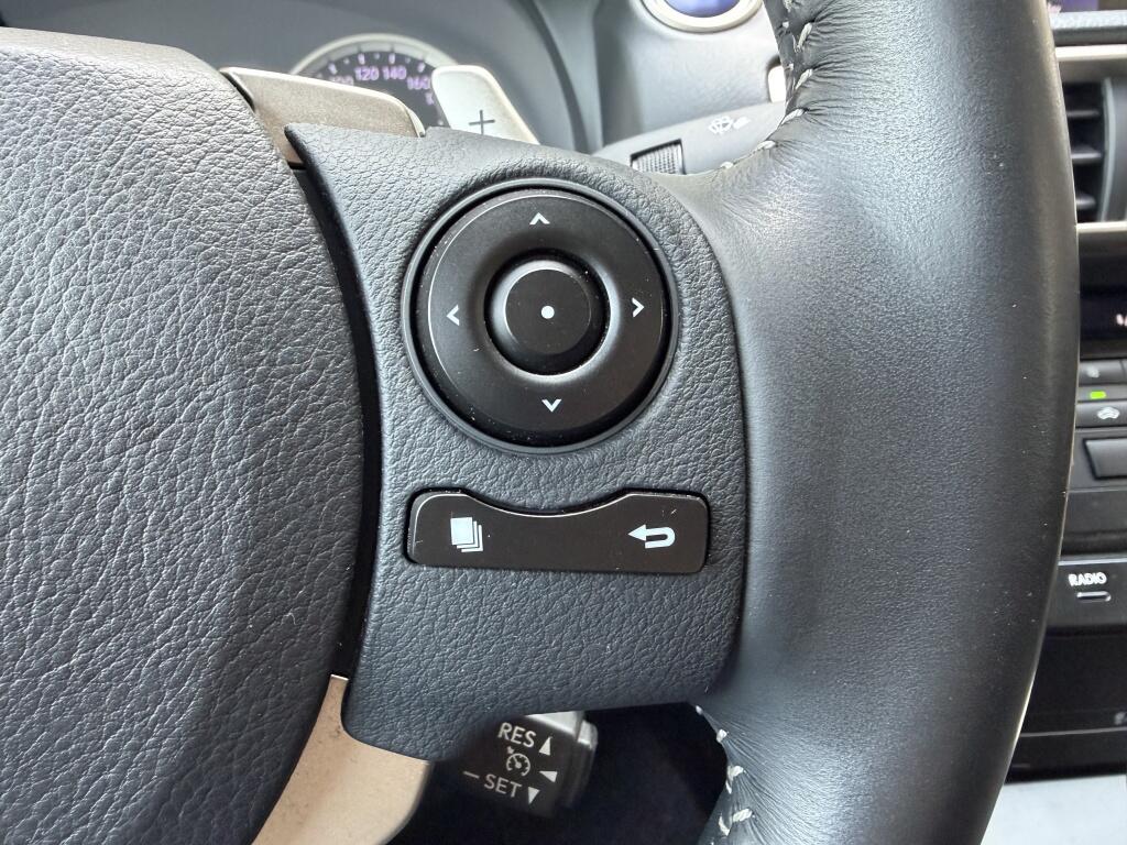Lexus IS 300h First Edition | Sensoren V/A | Cruise Control | Navigatie | - Image 15