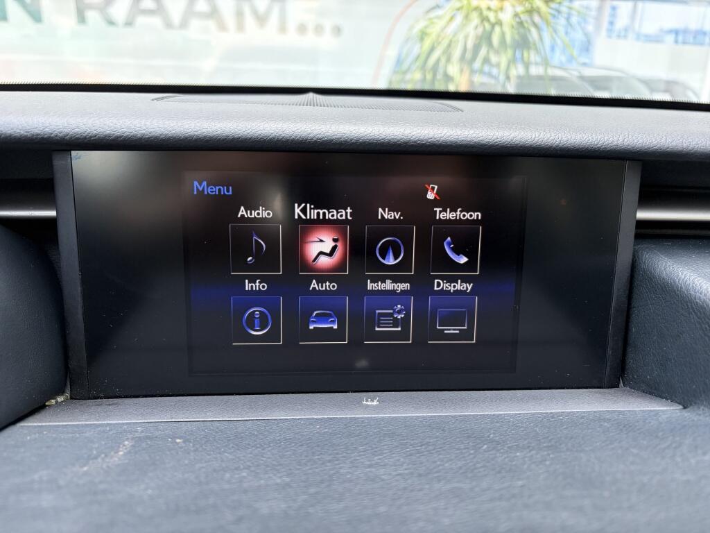 Lexus IS 300h First Edition | Sensoren V/A | Cruise Control | Navigatie | - Image 18