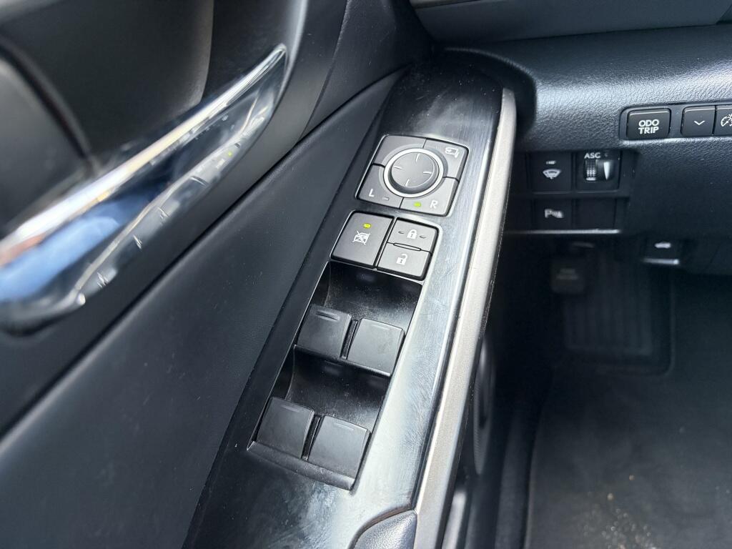 Lexus IS 300h First Edition | Sensoren V/A | Cruise Control | Navigatie | - Image 27