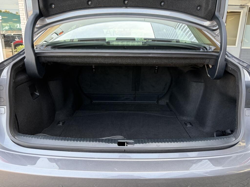 Lexus IS 300h First Edition | Sensoren V/A | Cruise Control | Navigatie | - Image 34