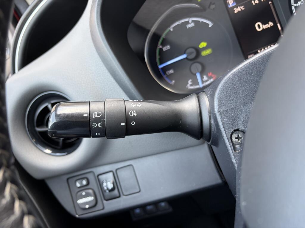 Toyota Yaris 1.5 Hybrid Aspiration | Cruise control | Climate control | Camer - Image 13