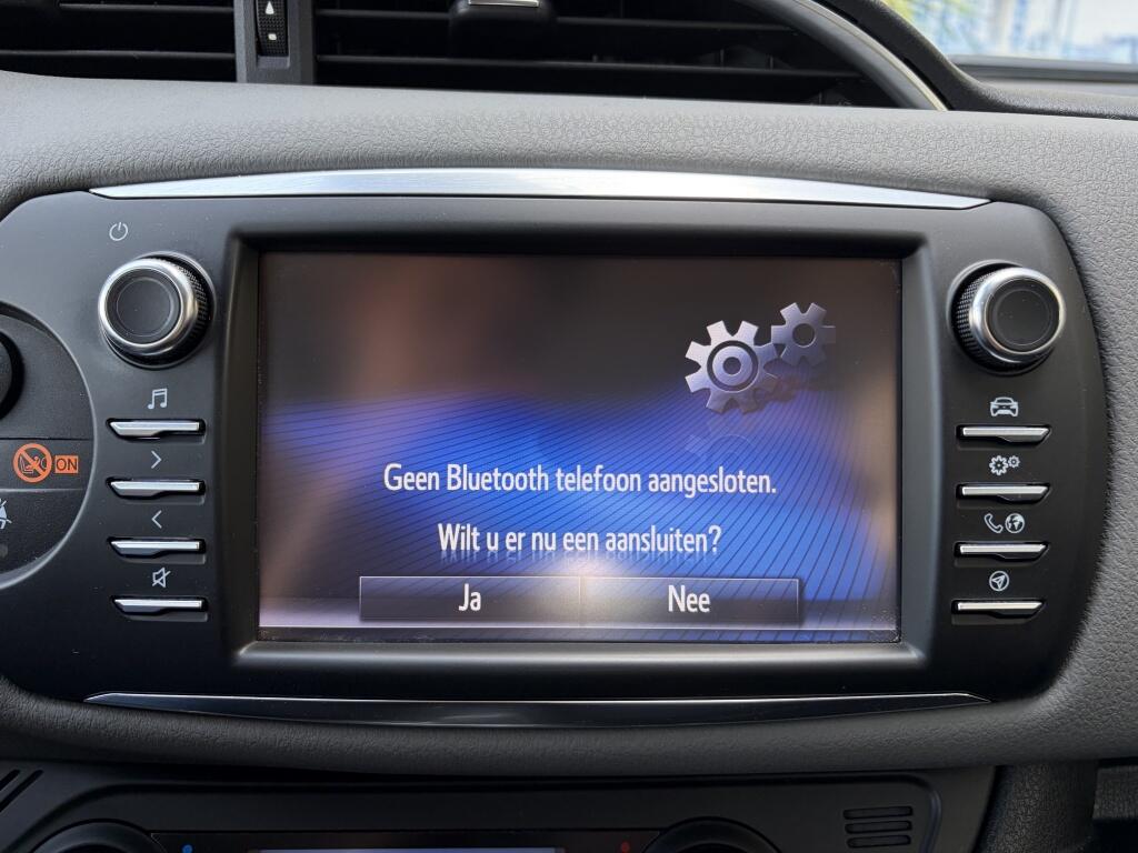 Toyota Yaris 1.5 Hybrid Aspiration | Cruise control | Climate control | Camer - Image 18