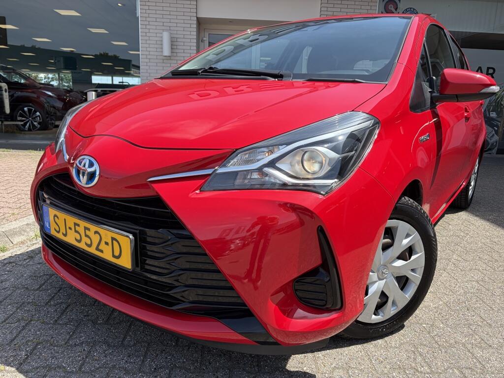 Toyota Yaris 1.5 Hybrid Aspiration | Cruise control | Climate control | Camer - Image 2